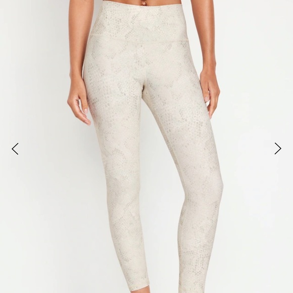 - NWT OLD NAVY High-Waisted PowerSoft 7/8 Leggings  Color:  Rattlesnake Pr… - Picture 1 of 10